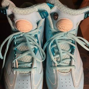 REEBOK AIR PUMPS- Mint Green! Size- Mns 9 / Wms 10